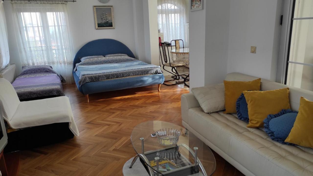 Vila Sentic Vranje Luaran gambar
