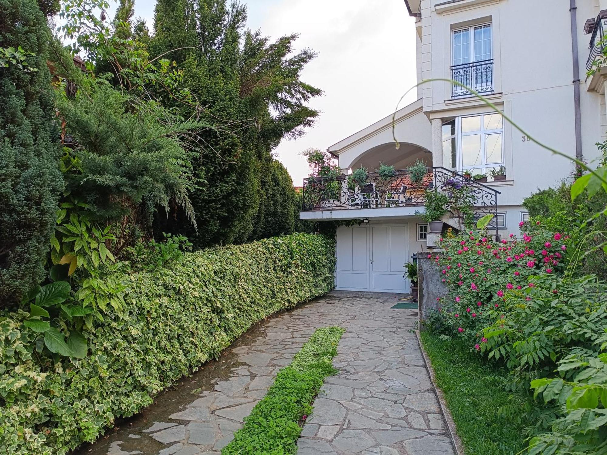 Vila Sentic Vranje Luaran gambar